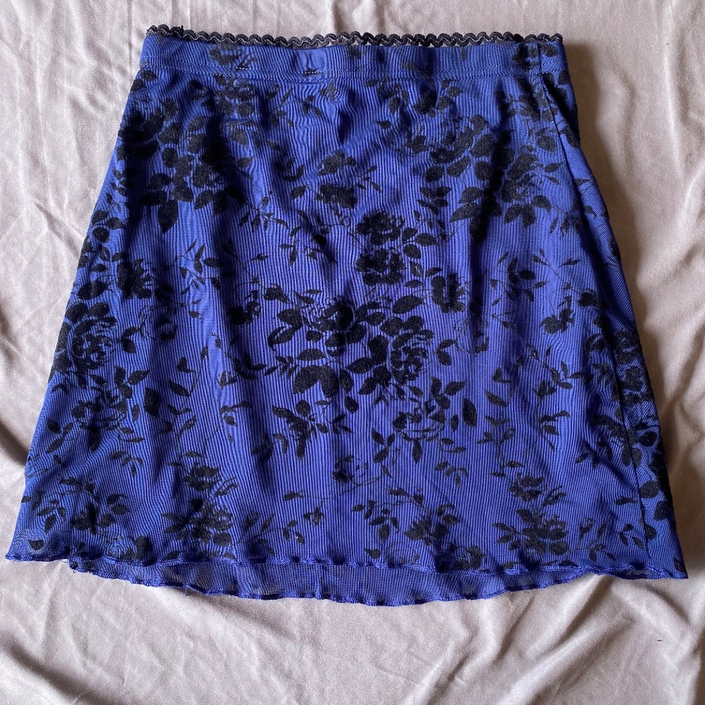 Blue and black floral print a line skirt